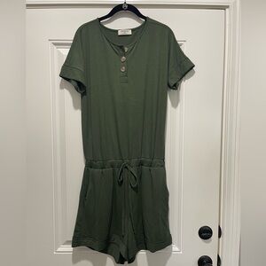 NWOT Zenana Romper, Size M